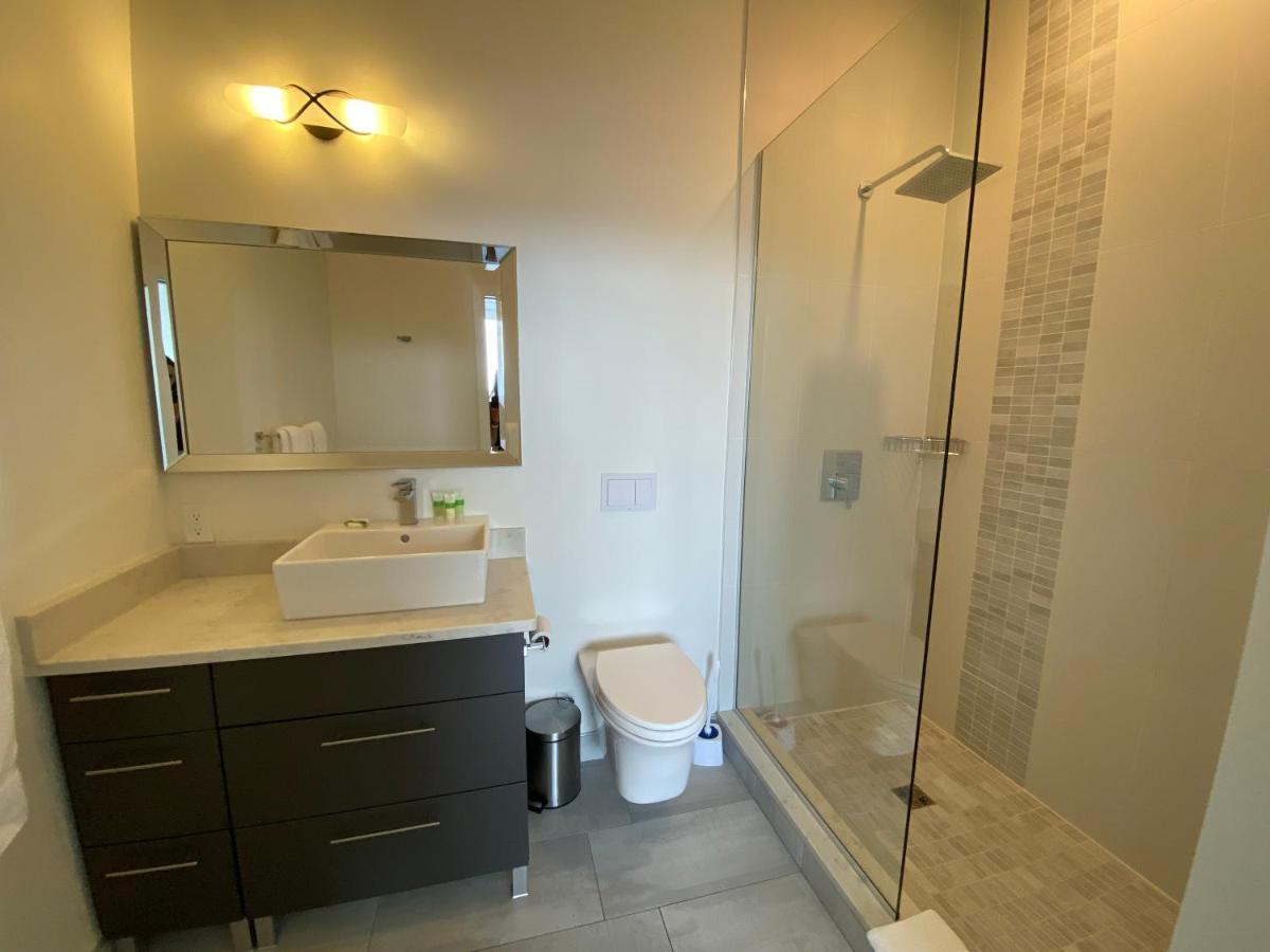 Liv Extended Stay Оттава Экстерьер фото